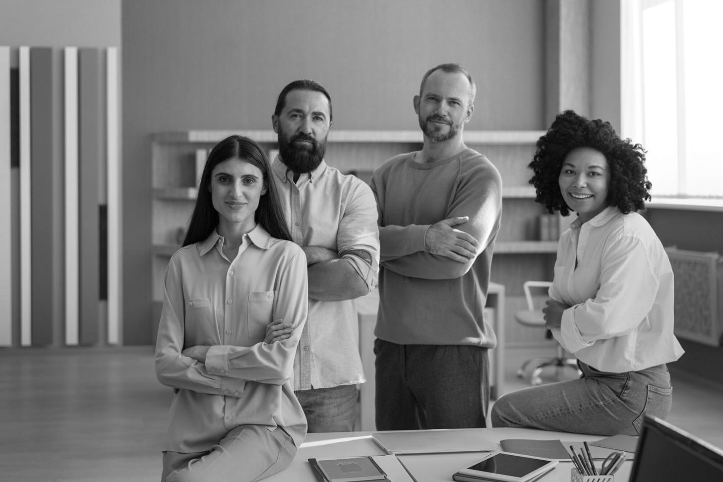 Session de formation en gestion financière avec participants concentrés